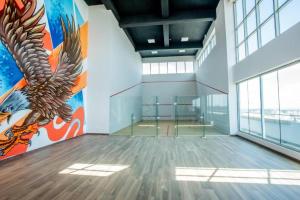 El Mufasa Skynest - Urban Luxury with Balcony, Infinity Pool, Gym & Sauna