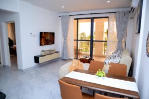 Salt & Sands Coastal Refuge 2BR with Ptl sea view Walk to the Nyali beach