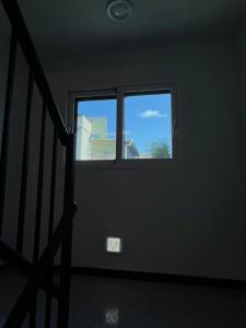 303 Newly Opened Yeonnam 5 minutes, from Hongdae, Airport bus Yeonhui, private 4 person studio Wooden white and cozy accommodation