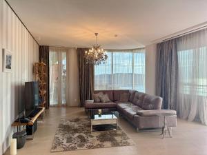 Exclusive Luxury Villa in Dukley Gardens
