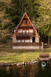 Chalupa u vody