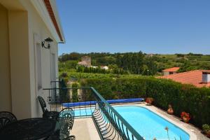 Vista Do Monte, Large Villa, balcony views, private heated pool near Silver Coast