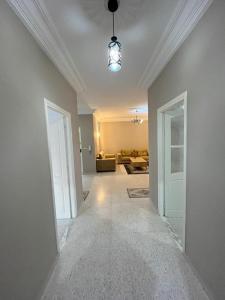 Séjour détente dans un grand appartement