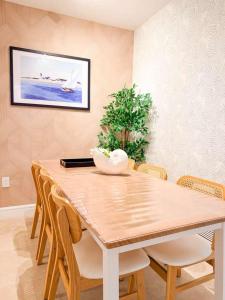 New Charming Apt Walk to Beach & Pool Key Biscayne