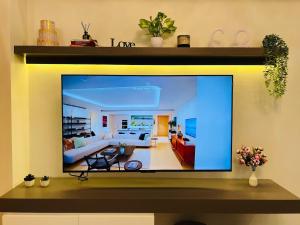 CQ House - Luxe Stay near Venice Mall, BGC and NAIA