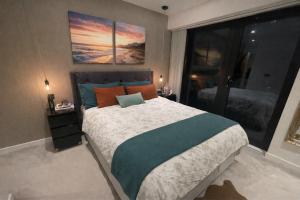 Promo Rate - Modern 2-Bedroom Apartment by Tower Bridge & Aldgate Station