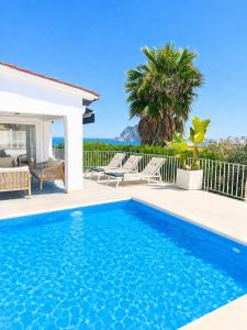 Villa lujo vistas mar - piscina privada - playa a pie