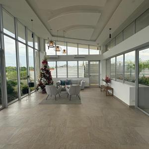 Serena Del Mar muy cerca a la Playa