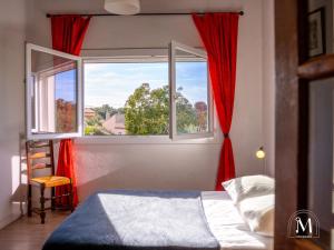 Haut de villa avec piscine et parking à Six-fours