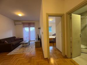 Bus Station 141, Budva, Centar