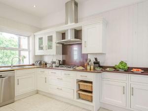 6 Bed in Colwyn Bay oc-88952