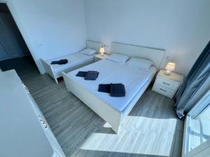 201 Meridiano View Apartment