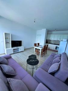 201 Meridiano View Apartment