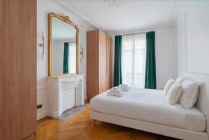 2BR Vandome Danielle Casanova