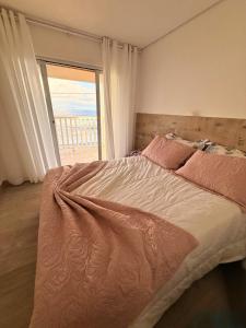 Casa Pé na areia frente mar - 4 suítes com Piscina
