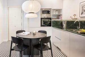 Edmond Vibes Plaza de España Suites