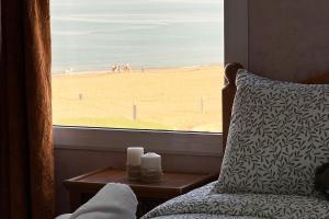Oceanfront -Sea View fromRooms-Beach & City