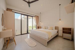 La echo-3BR private pool walkable to beach