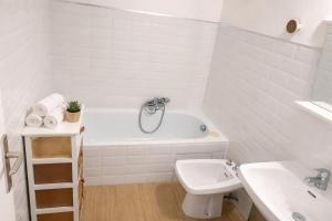 Appartement traversant lumineux avec deux balcons - proche Cannes