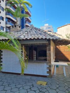 Lindo apartamento a 5 min a pé da Praia do Forte, com 3 quartos e uma vaga de garagem
