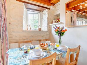 3 Bed in Haverfordwest oc-92675