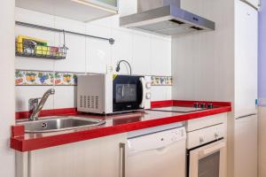 Charming Malaga Stay: Walk to Top Sights