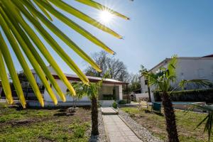 Villa Malinka Private Pool 150m to Beach Garden & BBQ