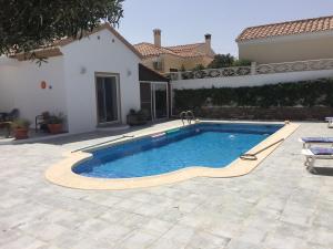 Villa Sparrow, Arboleas