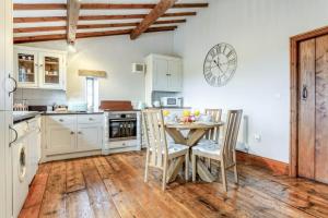 2 Bed in Great Edstone oc-t36332