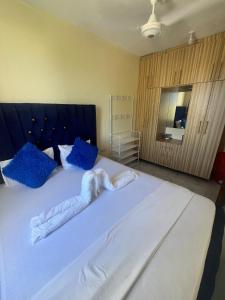 Cozy 1BDR with a Washer,Hot shower & Parking in Bamburi 2547,96,065,022