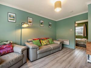 2 Bed in Swansea oc-90367