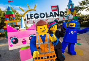 Tropical YardHeated PoolFirepitGame roomBeach