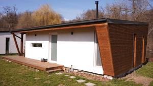 The Weeping Willow Retreat - Luca