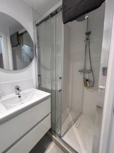 Fabulous 2 bed-townhouse with large rooftop!