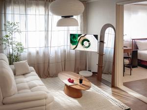 Hongdae Sensual Private Stay 安
