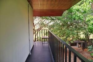 Silver sand Modern 2BHK Stay Near Lakeshore Hospital
