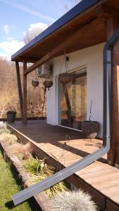 The Weeping Willow Retreat - Luca