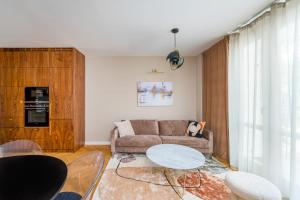 Saska Kępa Deluxe Apartment by BookingHost