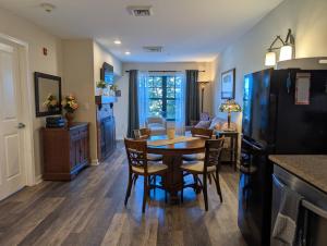 Country Charm 1 Bd Balcony Views