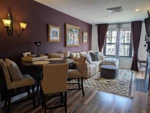 Mt. Slope Great View 1 Bed Condo