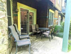 Country Chic New 2 Bed 2 Bath