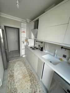 Konyaaltı gürsu denize sıfır sahilde full eşyalı lüks daire