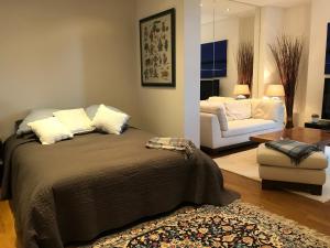 Location Très Beau et Grand Meublé 2 Pièces Metro Pont de Levallois L3