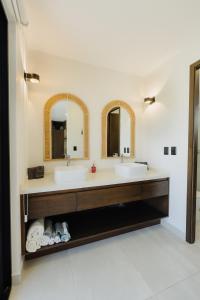 Modern Top Floor Studio 2 Blocks from Santa Cruz Beach