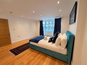 4 Bedroom Home Edgware Ground Floor