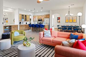 Suncrest Retreat - Pool Pickleball Theater