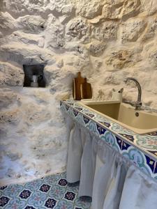 Siede la Terra - Trullo con piscina