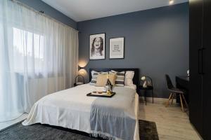 Stylish Designer 2BR Apartment by Dambovitei