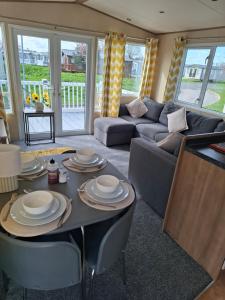 J&As peaceful retreat on Tattershall lakes