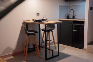 Suite 28